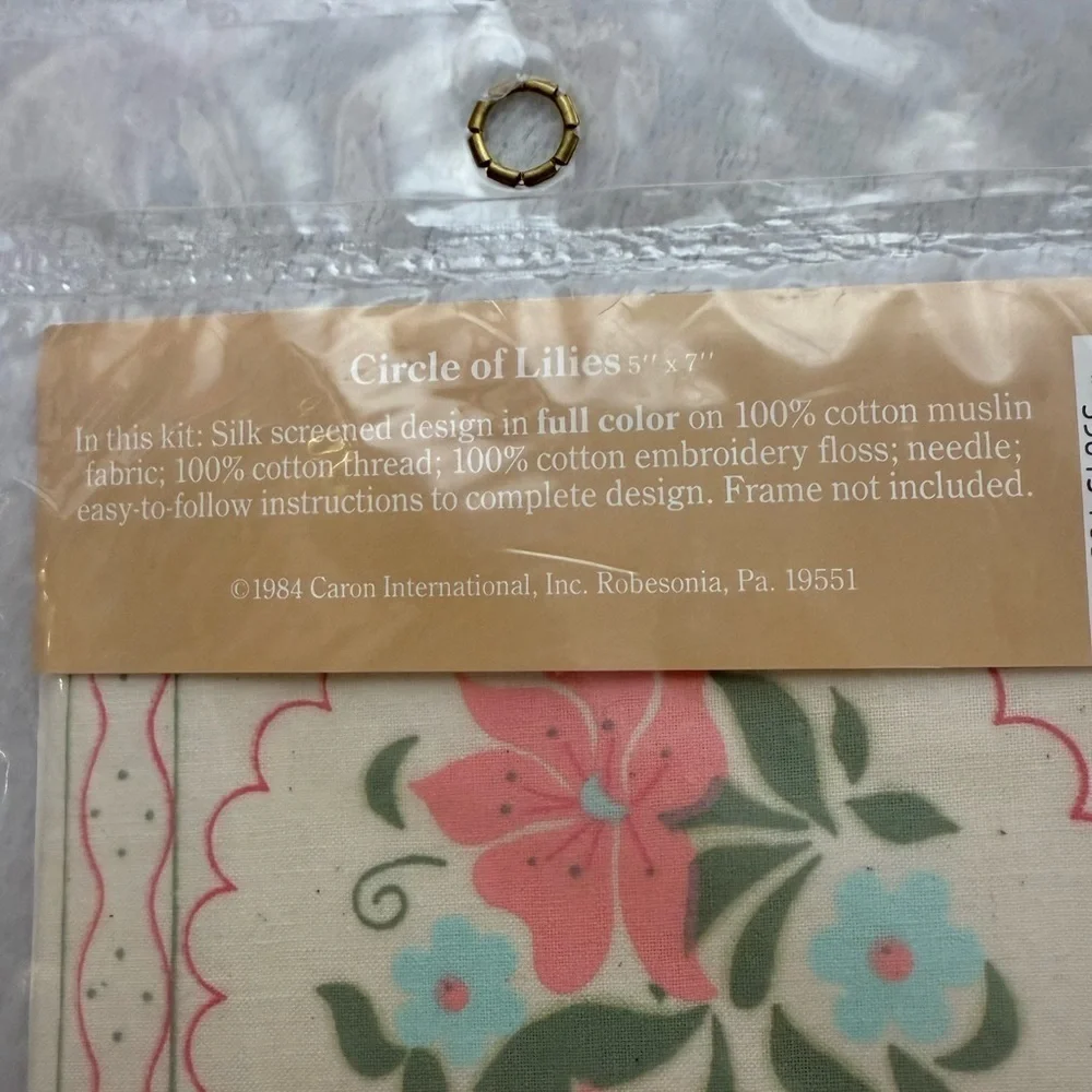 Caron Candle-Twilling Kit with Floral Design